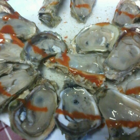 Photo taken at Silver Mariscos by Mauricio C. on 6/30/2012