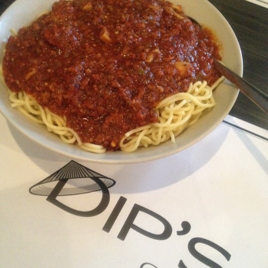 Foto tirada no(a) Dip&#39;s Grill por Gigi 💋 em 2/28/2012