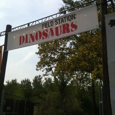 Photo taken at Field Station: Dinosaurs by Virna on 8/24/2012