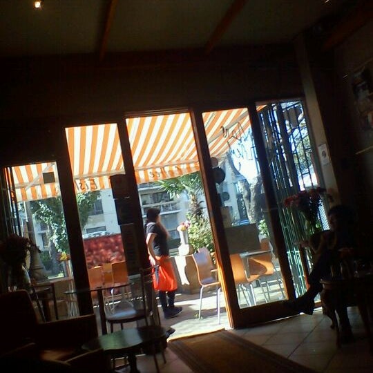 Photo taken at Coffee Moss Eisley by Pablo A. on 5/28/2012