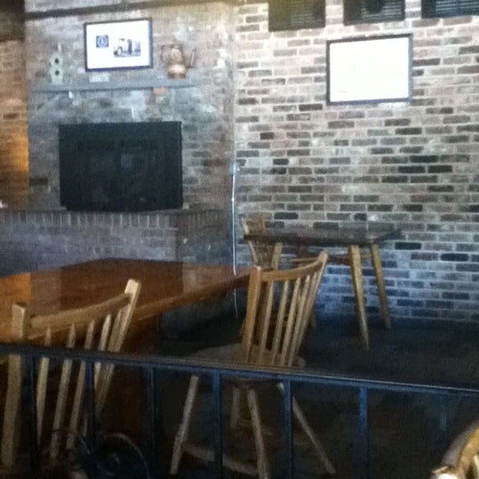 5/20/2012에 Dara님이 The Fireplace Restaurant에서 찍은 사진