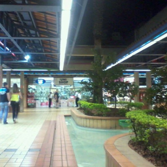Foto tirada no(a) Unimart Shopping por Francisco S. em 3/24/2012