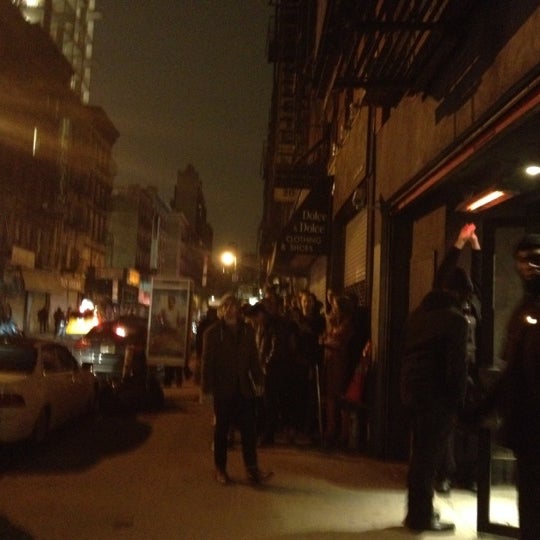 2/11/2012にLindsayがGallery Barで撮った写真