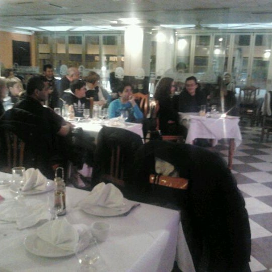 Foto diambil di Restaurante Il Borsalino oleh Jorge C. pada 2/17/2012