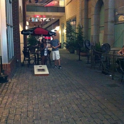 Foto tomada en Mortimer&#39;s Cafe &amp; Pub  por Oral Robert W. el 7/22/2012