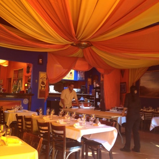 รูปภาพถ่ายที่ Morocco&#39;s Restaurant โดย Princess Susannah G. เมื่อ 5/12/2012