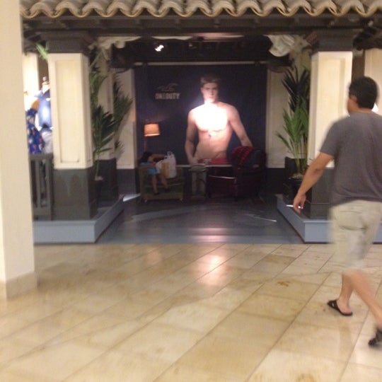 hollister baybrook