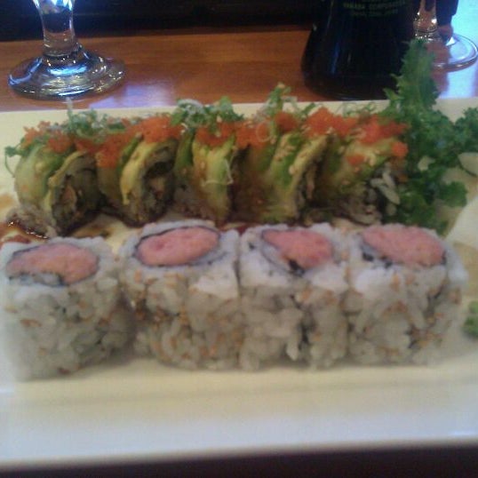 Foto tirada no(a) MoMo Sushi por Dave H. em 4/24/2012