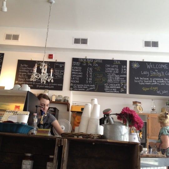 7/8/2012 tarihinde Alexandra G.ziyaretçi tarafından Lazy Daisy&#39;s Cafe'de çekilen fotoğraf