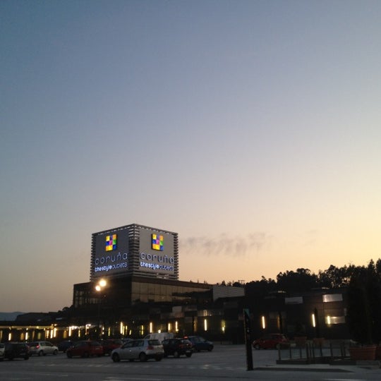 3/28/2012 tarihinde Marta P.ziyaretçi tarafından Coruña The Style Outlets'de çekilen fotoğraf