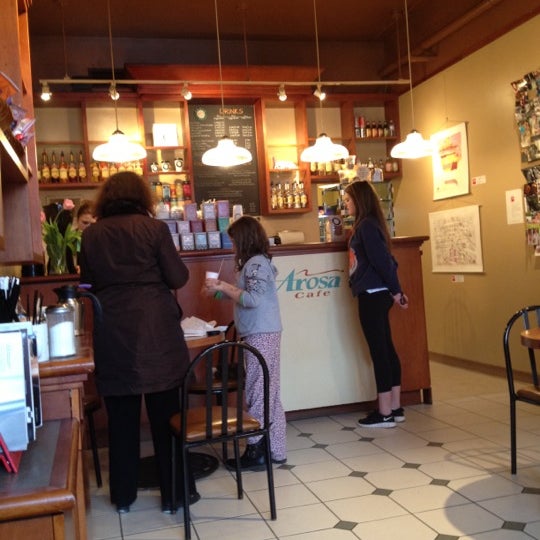 2/18/2012 tarihinde Mike P.ziyaretçi tarafından Arosa Cafe'de çekilen fotoğraf