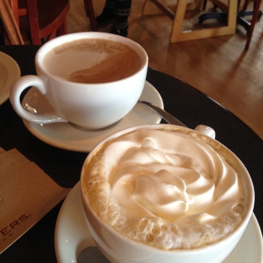 2/8/2012にMadhumita N.がSweetwaters Coffee &amp; Tea Washington St.で撮った写真