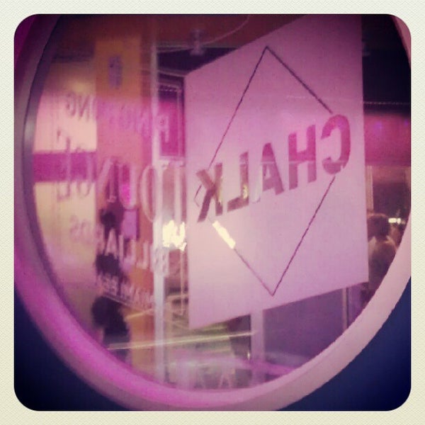 6/16/2012에 Jane J.님이 Chalk Ping Pong &amp; Billiards Lounge에서 찍은 사진