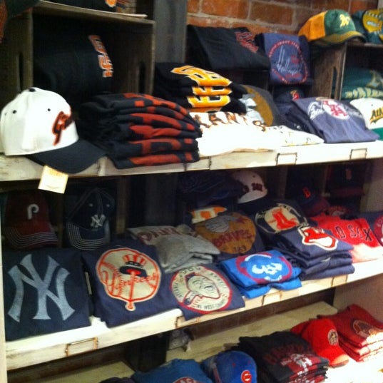 Rete Clothing Store in Healdsburg