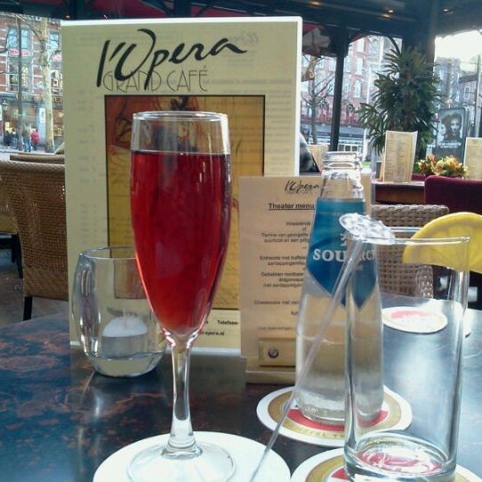 Foto tirada no(a) Grand Café l&#39;Opera por jos b. em 1/19/2012