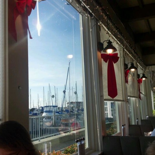 Foto tirada no(a) Jolly Roger Restaurants por Tim R. em 12/31/2011