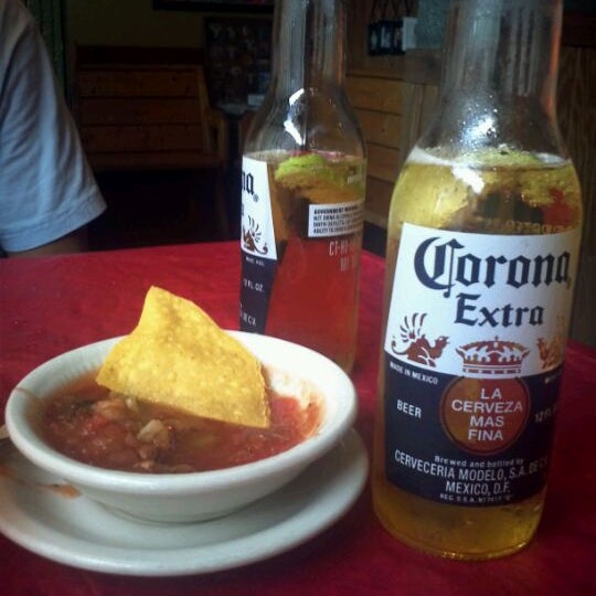 Снимок сделан в Pacos Mexican Restaurant пользователем Christina R. 8/19/2011