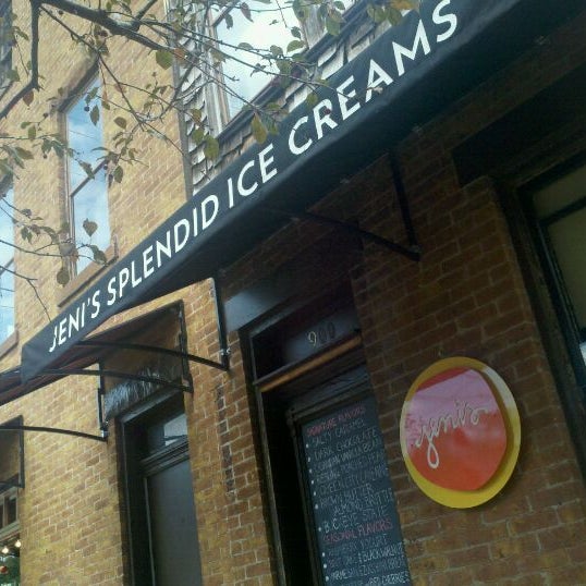 Foto tomada en Jeni&#39;s Splendid Ice Creams  por Patrick S. el 9/10/2011