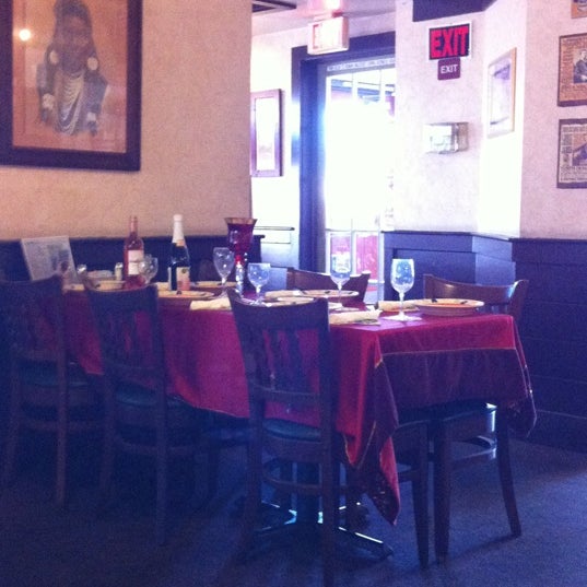 6/15/2012 tarihinde &#39;Momacta G.ziyaretçi tarafından Dessy B&#39;s Steakhouse'de çekilen fotoğraf