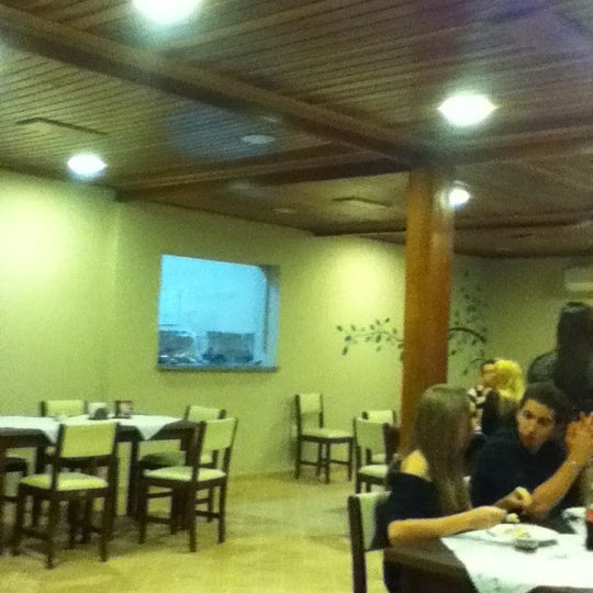 Photo taken at Restaurante Villa da Vó by Ivã L. on 8/14/2011