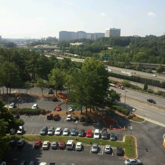 7/26/2012 tarihinde Eva F.ziyaretçi tarafından Atlanta Marriott Northwest'de çekilen fotoğraf