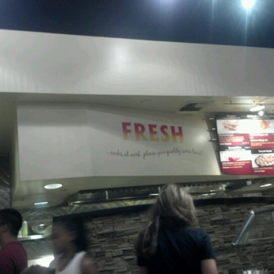 Foto tirada no(a) Fresh Grill &amp; Bar por Demario W. em 7/22/2012