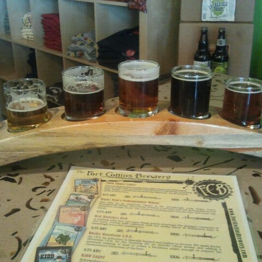 Снимок сделан в Fort Collins Brewery &amp; Tavern пользователем Kelsey I. 1/27/2012