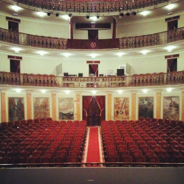 Foto diambil di Teatro Leal oleh Aarón S. R. pada 6/8/2012