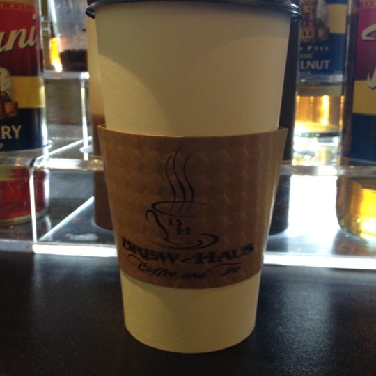 4/21/2012 tarihinde Kimberly R.ziyaretçi tarafından Brew Haus Coffee &amp; Tea'de çekilen fotoğraf