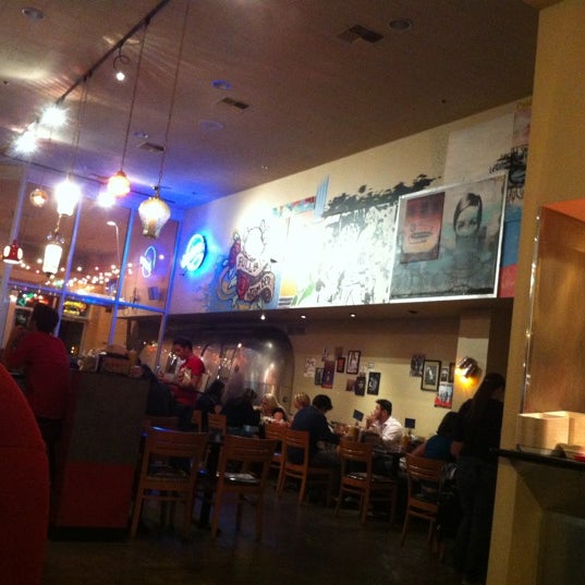 รูปภาพถ่ายที่ Betty&#39;s Eat Inn โดย The Flavor C. เมื่อ 8/11/2012