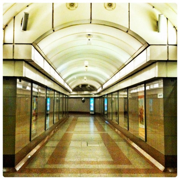 Ангел в метро