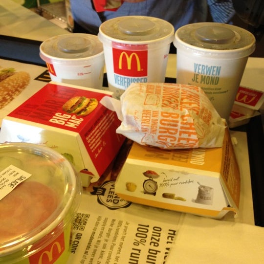 รูปภาพถ่ายที่ McDonald&#39;s โดย Tanja W. เมื่อ 6/6/2012