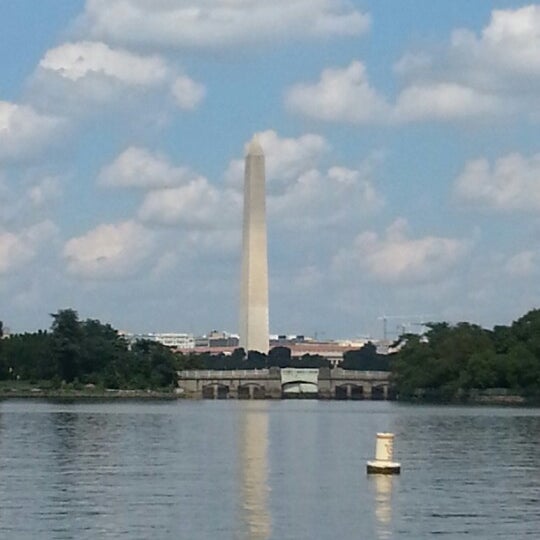 รูปภาพถ่ายที่ Potomac Riverboat Company โดย Sam M. เมื่อ 8/31/2012