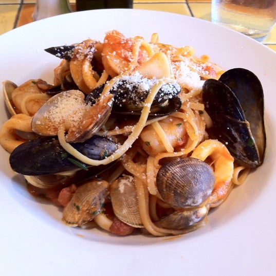 Try the Linguine della Paranza. Good seafood in a red sauce. Ask them to add some spiciness too it to make it great.