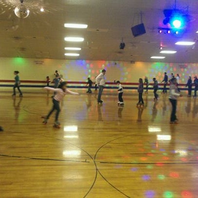 Foto scattata a Christiana Skating Center da Blair H. il 1/15/2012