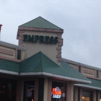 Foto tirada no(a) Empress Diner por Where&#39;s J. em 9/5/2012