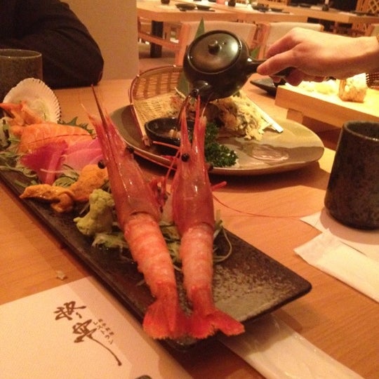 Photo taken at Habitat Japanese Restaurant 楠料理 by n2 C. on 12/31/2011