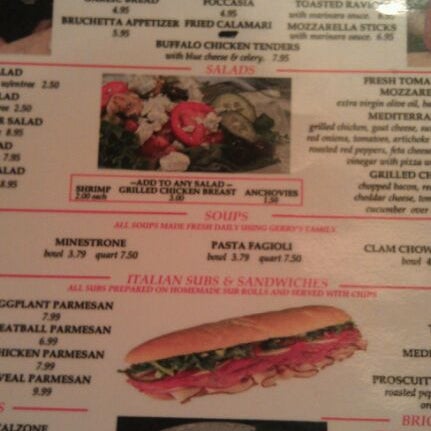 Foto scattata a Gennaro&#39;s Eatery da Jake S. il 1/26/2012
