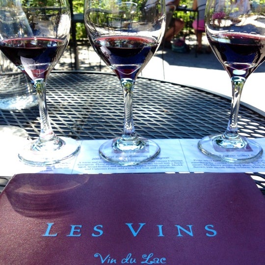 รูปภาพถ่ายที่ Vin du Lac Winery โดย Dave G. เมื่อ 8/8/2012