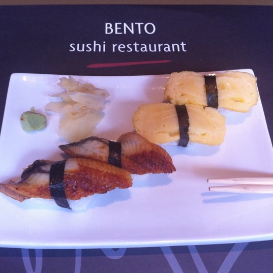 Foto diambil di Bento Sushi Restaurant oleh Tunde P. pada 4/16/2012