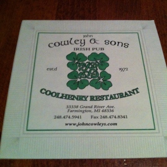 Das Foto wurde bei John Cowley &amp; Sons Irish Pub and Restaurant von Tristan J. am 7/16/2011 aufgenommen