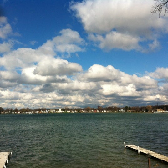 Simonton Lake 41.75024677850371,85.96707714465163