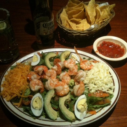 Снимок сделан в Nuevo Mexico Restaurant пользователем Steve R. 1/19/2011