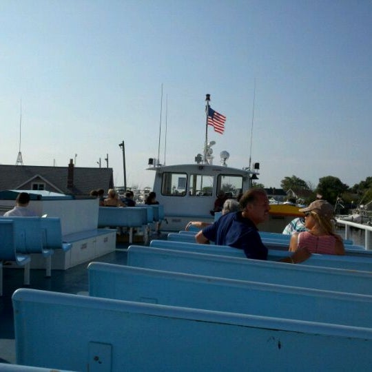 8/26/2011 tarihinde Brian B.ziyaretçi tarafından Fire Island Ferries - Main Terminal'de çekilen fotoğraf