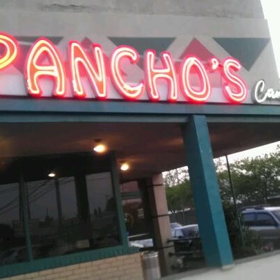 Снимок сделан в Pancho&#39;s Cantina пользователем Diana Q. 5/29/2012