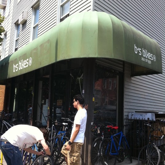 Photo taken at B&#39;s Bikes by thecoffeebeaners on 8/13/2011