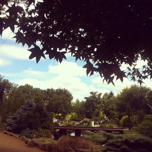 1/29/2012にSteven D.がCockington Green Gardensで撮った写真