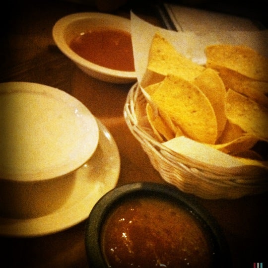 Foto tomada en Puerto Vallarta Mexican Restaurant  por Jeremy Q. el 2/26/2012