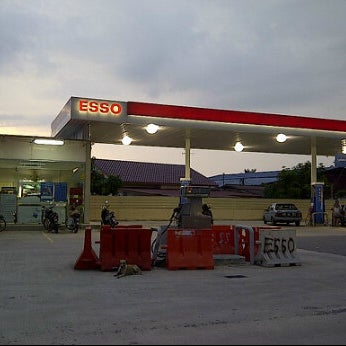 Photos At Esso Petrol Station Hutan Melitang Perak