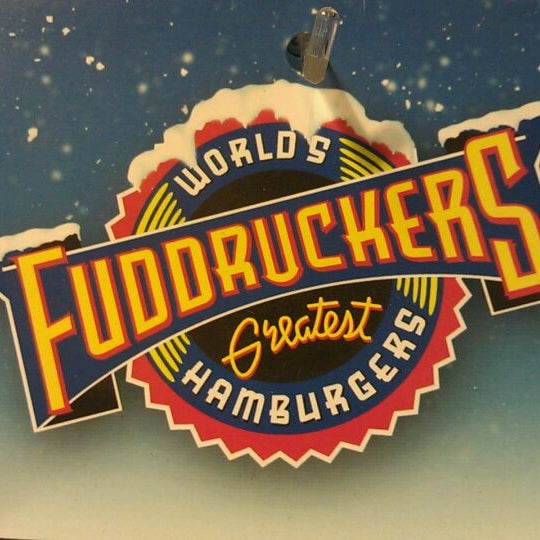 Photo taken at Fuddruckers by Linh L. on 12/6/2011